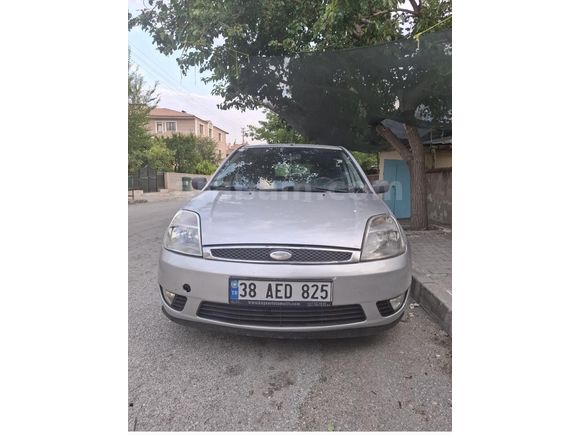 Sahibinden Ford Fiesta 1.6 Ghia 2004 Model