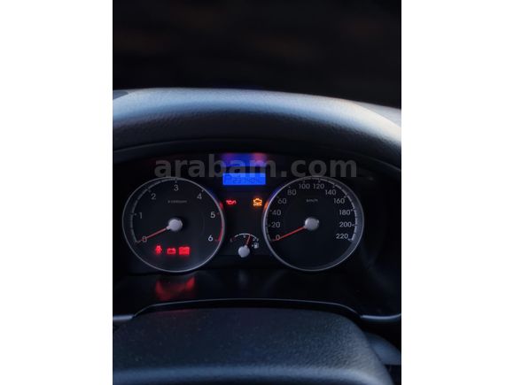 Sahibinden Hyundai Accent Era 1.5 CRDi-VGT Team 2011 Model  237.000 km Beyaz
