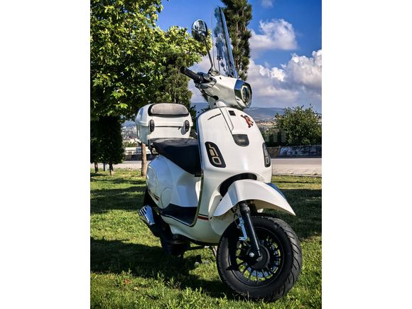 RKS Azure 50 Pro | 4010 Km | Yeni Muayeneli | Camlı | Çantalı