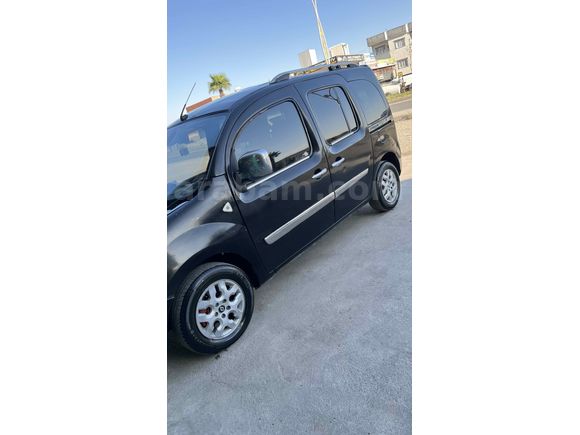 Sahibinden Renault Kangoo Multix 1.5 dCi Privilege Chromeline 2011 Model  311.000 km Siyah