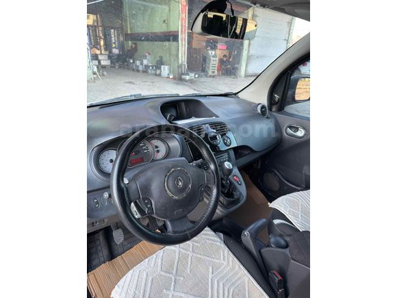 Sahibinden Renault Kangoo Multix 1.5 dCi Privilege Chromeline 2011 Model  311.000 km Siyah