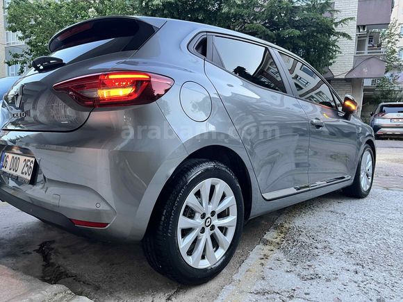 Sahibinden Renault Clio 1.0 TCe Touch 2023 Model 