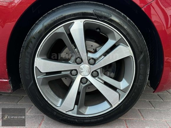 ESPARATOR'DAN 2015 MODEL PEUGEOT 308 1.2 PURETECH ALLURE PAKET