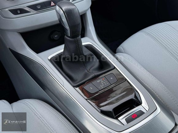 ESPARATOR'DAN 2015 MODEL PEUGEOT 308 1.2 PURETECH ALLURE PAKET