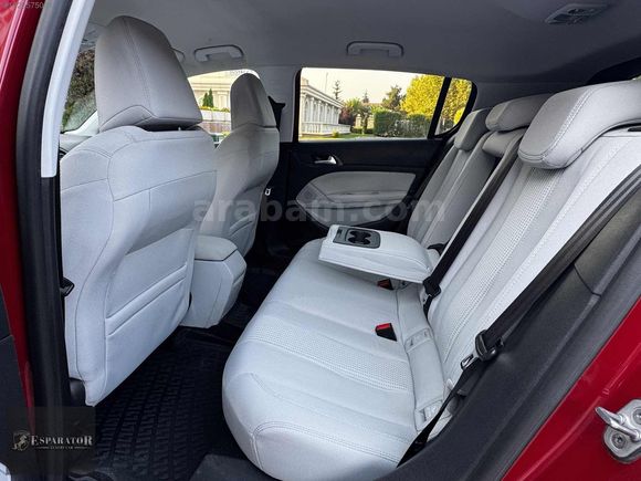 ESPARATOR'DAN 2015 MODEL PEUGEOT 308 1.2 PURETECH ALLURE PAKET