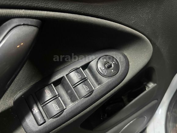 Sahibinden Ford Kuga 2.0 TDCi Selective 2011 Model  333.790 km Beyaz