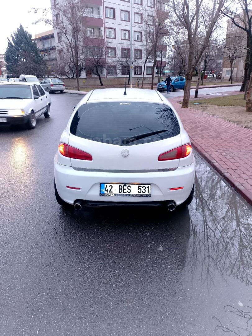 Sahibinden Alfa Romeo 147 1.6 TS Distinctive 2004 Model Konya 225.000 km Beyaz 4