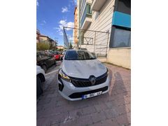 Sahibinden Renault Clio 1.0 TCe Evolution 2025 NİSAN ÇIKIŞLI SON FİYAT 2 GÜN km Gri