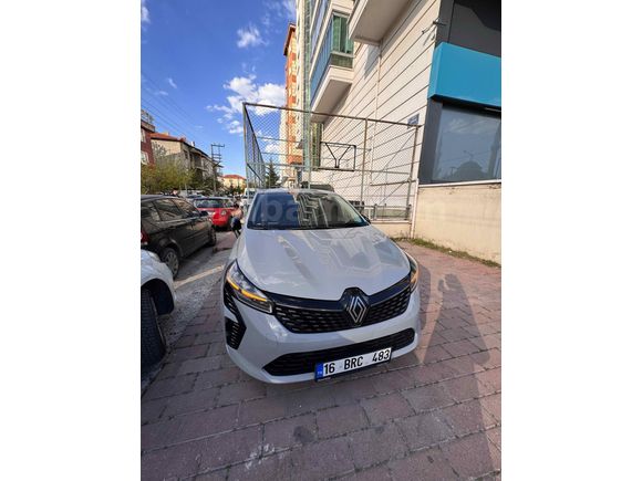 Sahibinden Renault Clio 1.0 TCe Evolution 2025 NİSAN ÇIKIŞLI SON FİYAT 2 GÜN km Gri