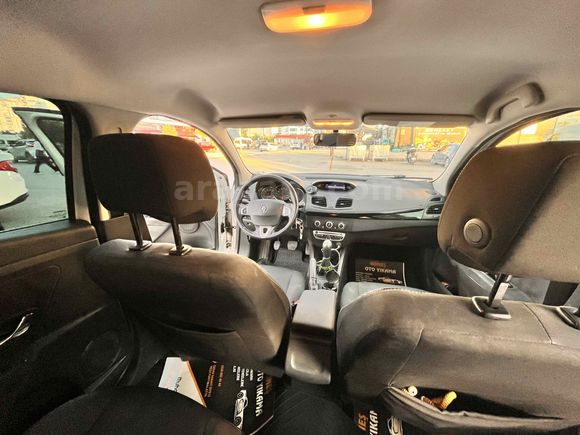  Renault Megane 1.5 dCi Play 2012 Model 