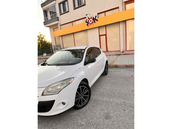  Renault Megane 1.5 dCi Play 2012 Model 