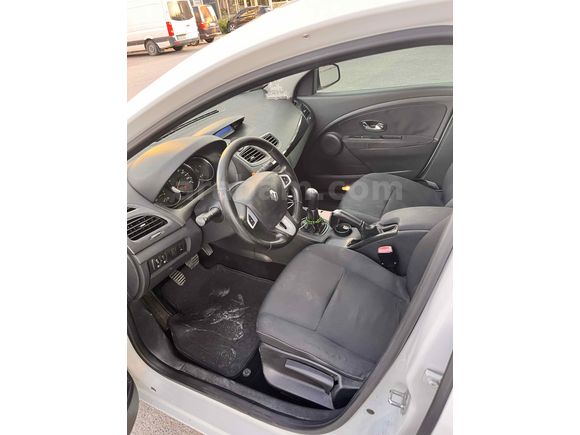  Renault Megane 1.5 dCi Play 2012 Model 