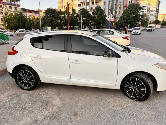  Renault Megane 1.5 dCi Play 2012 Model 