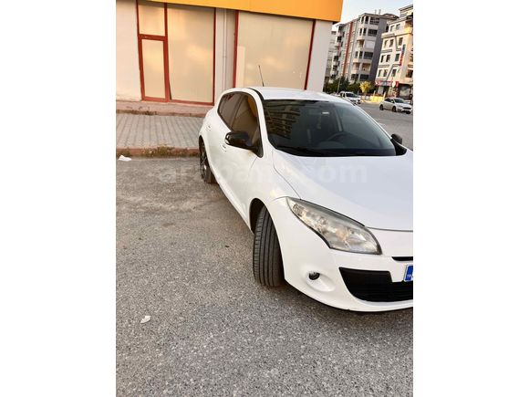  Renault Megane 1.5 dCi Play 2012 Model 