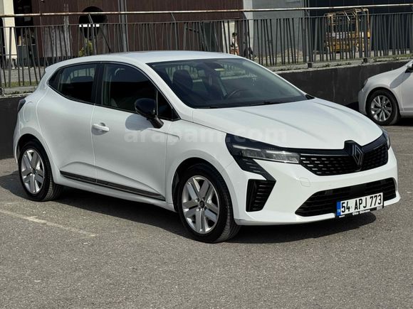 Sahibinden Renault Clio 1.0 TCe Evolution 2023 Model Sakarya