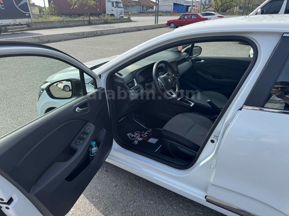 Sahibinden Renault Clio 1.0 TCe Evolution 2023 Model Sakarya