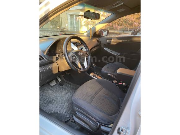 Sahibinden Hyundai Accent Blue 1.6 CRDI Mode Plus 2017 Model  230.000 km Beyaz
