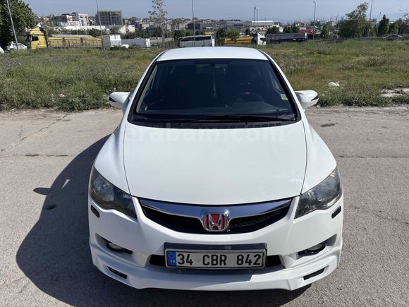 Sahibinden Honda Civic 1.6 Premium 2011 Model İstanbul 175.000 km Beyaz
