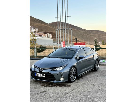 Sahibinden Toyota Corolla 1.8 Hybrid Flame X-Pack 2021 Model 