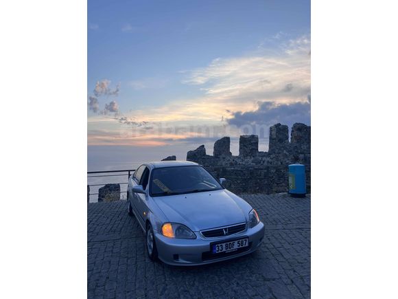 Sahibinden Değişensiz Honda Civic 1.6 i ES 2000 Model 