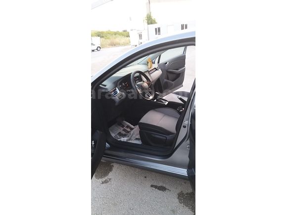 Sahibinden Renault Clio 1.0 TCe Evolution 2024 Model GSR 2 Li