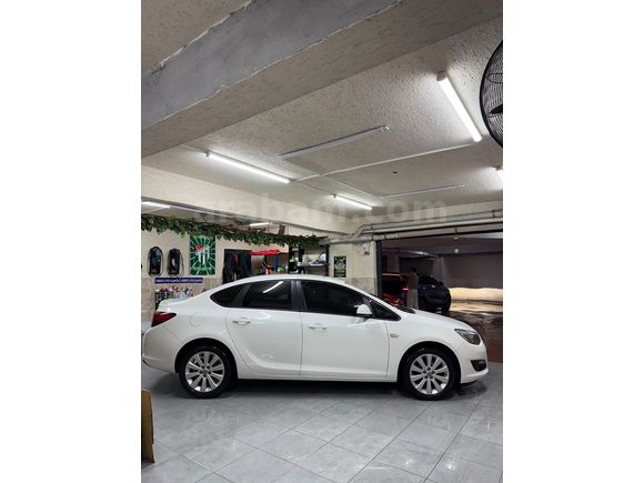 İLK SAHİBİNDEN 12300 KM SERVİS BAKIMLI FULL ORiJİNAL