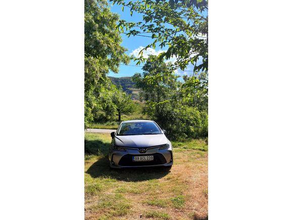 Sahibinden Toyota Corolla 1.8 Hybrid Dream 2019 Model  180.000 km Gri (Gümüş)