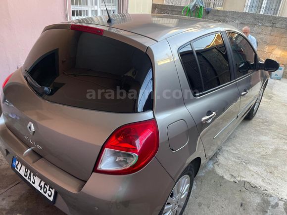 Sahibinden Renault Clio 3 / 1.2 Expression 2010 Model  187.000 km Füme