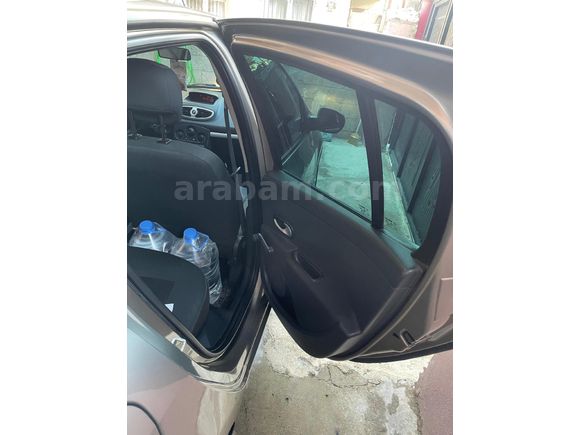 Sahibinden Renault Clio 3 / 1.2 Expression 2010 Model  187.000 km Füme
