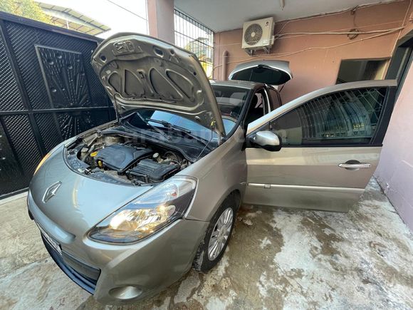 Sahibinden Renault Clio 3 / 1.2 Expression 2010 Model  187.000 km Füme