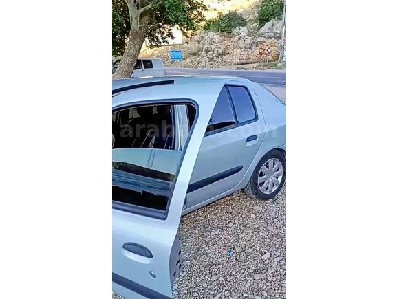 Sahibinden Renault Clio 1.4 Authentique 2005 Model