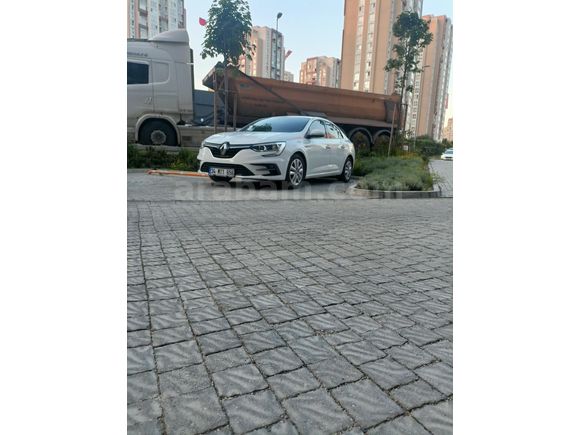 Sahibinden Renault Megane 1.5 Blue DCI Joy 2021 Model İstanbul 100.000 km Beyaz