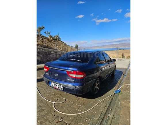 Sahibinden Renault Megane 1.4 Alize 2003 Model 