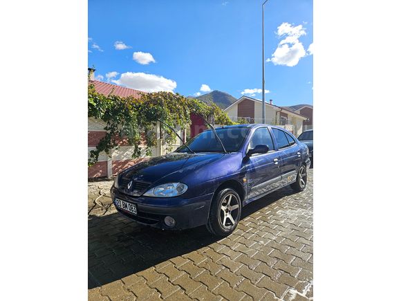 Sahibinden Renault Megane 1.4 Alize 2003 Model 