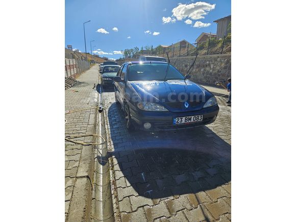Sahibinden Renault Megane 1.4 Alize 2003 Model 