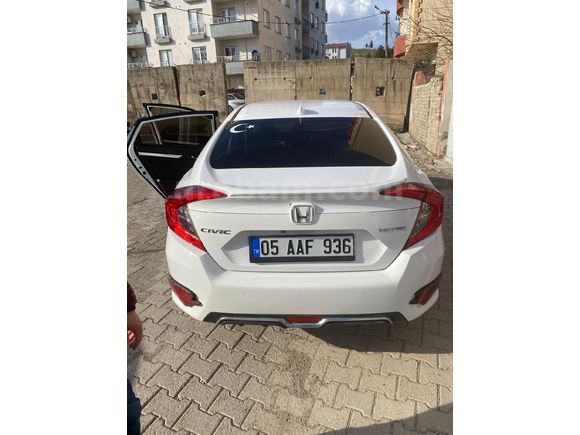 Sahibinden Honda Civic 1.6i DTEC Executive 2018 Model
