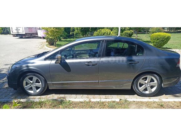 Sahibinden Honda Civic 1.6i VTEC Premium 2011 Model