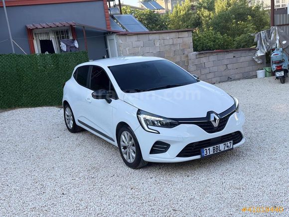 RENAULT CLİO TEMİZ BAKIMLI EKSİKSİZ DÜŞÜK KM