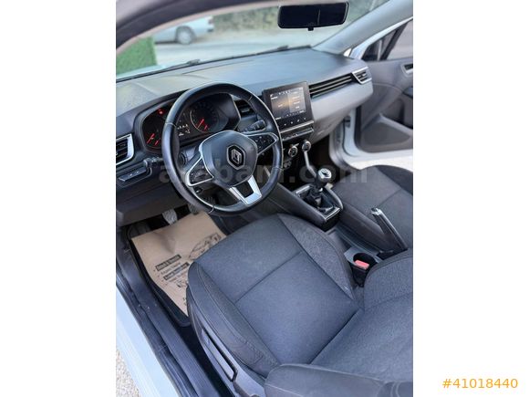RENAULT CLİO TEMİZ BAKIMLI EKSİKSİZ DÜŞÜK KM