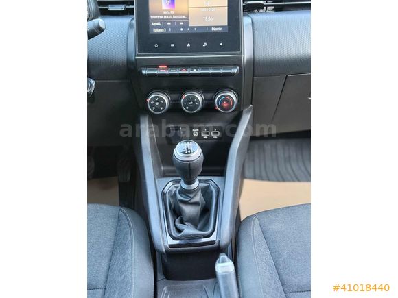 RENAULT CLİO TEMİZ BAKIMLI EKSİKSİZ DÜŞÜK KM