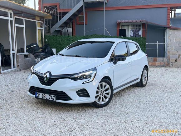 RENAULT CLİO TEMİZ BAKIMLI EKSİKSİZ DÜŞÜK KM