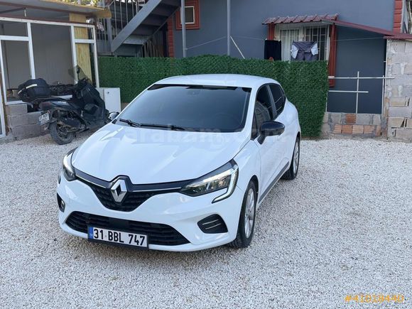 RENAULT CLİO TEMİZ BAKIMLI EKSİKSİZ DÜŞÜK KM