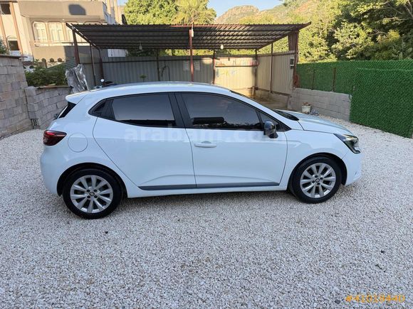 RENAULT CLİO TEMİZ BAKIMLI EKSİKSİZ DÜŞÜK KM
