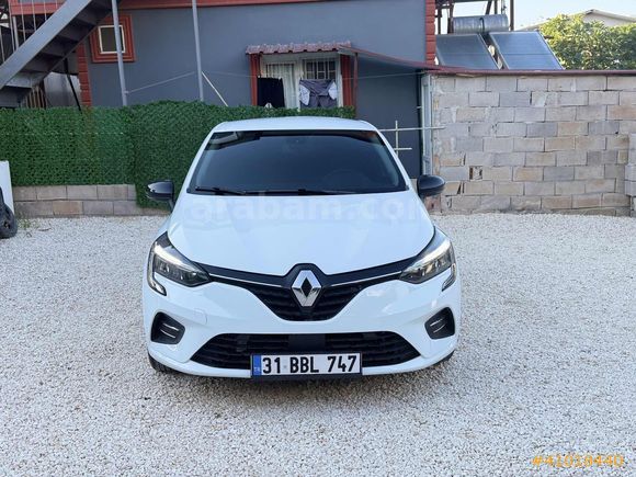 RENAULT CLİO TEMİZ BAKIMLI EKSİKSİZ DÜŞÜK KM