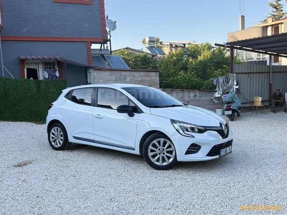 RENAULT CLİO TEMİZ BAKIMLI EKSİKSİZ DÜŞÜK KM