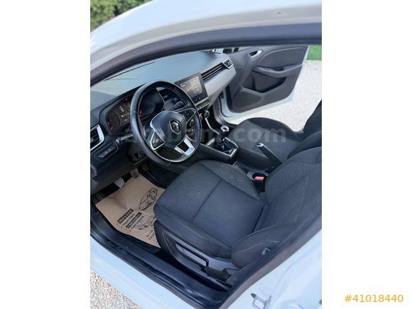 RENAULT CLİO TEMİZ BAKIMLI EKSİKSİZ DÜŞÜK KM
