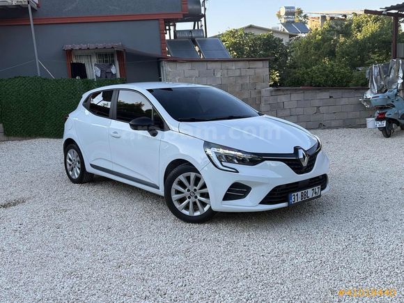 RENAULT CLİO TEMİZ BAKIMLI EKSİKSİZ DÜŞÜK KM