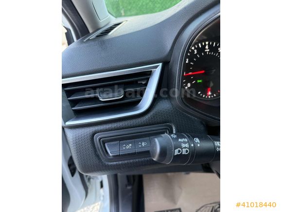 RENAULT CLİO TEMİZ BAKIMLI EKSİKSİZ DÜŞÜK KM