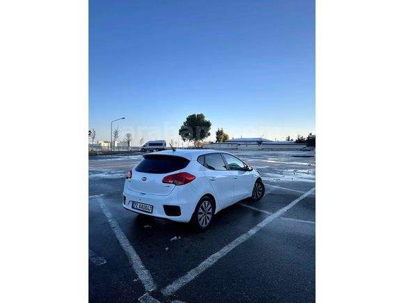 Sahibinden Kia Ceed 1.6 CRDi Comfort 2015 Model 