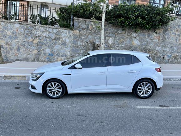 Orjinal Megane 4 HB Touch 2017 | Bakımlı | Değişensiz | Hasarsız